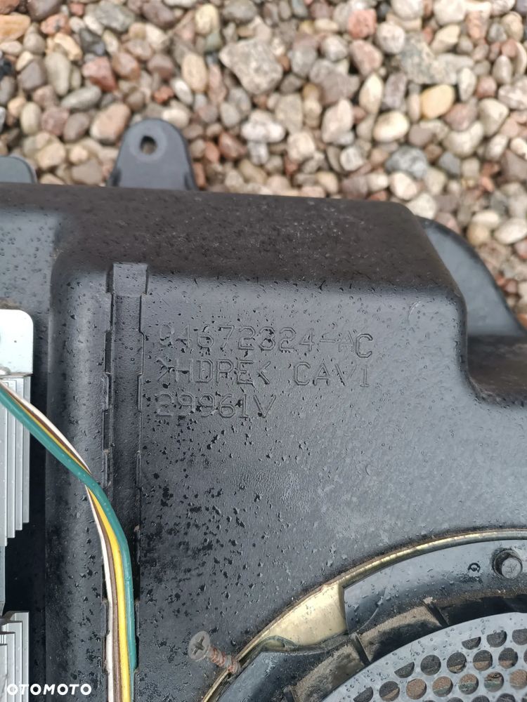 SUBWOOFER FABRYCZNY DODGE CALIBER - 3