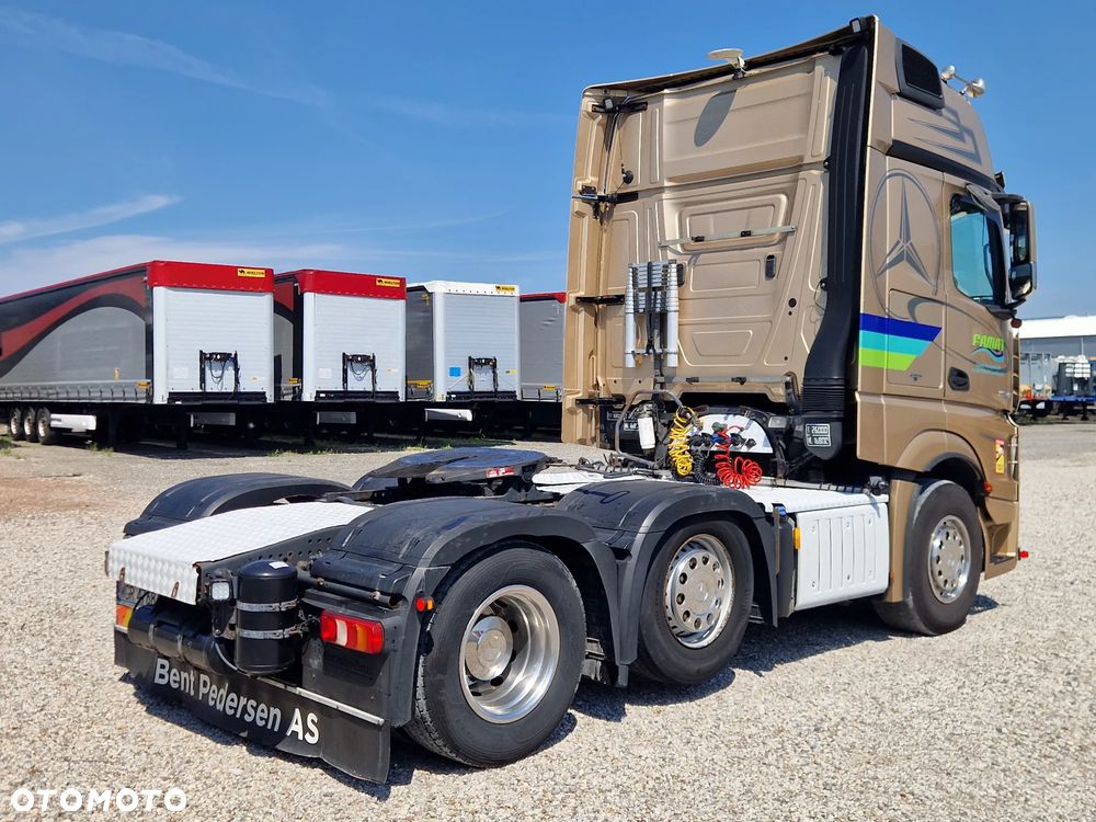 Mercedes-Benz Actros - 4