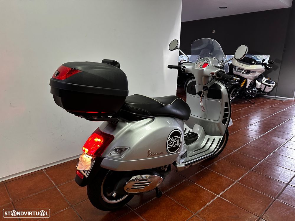 Vespa GTS Super 250 - 10