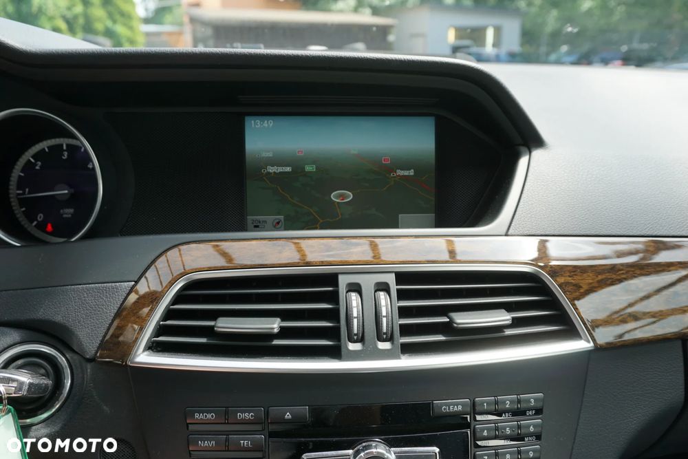 Mercedes-Benz Klasa C 220 CDI DPF Automatik BlueEFFICIENCY Special Edition - 25