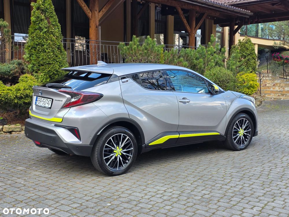Toyota C-HR 1.8 Hybrid Neon Lime powered by JBL - 25