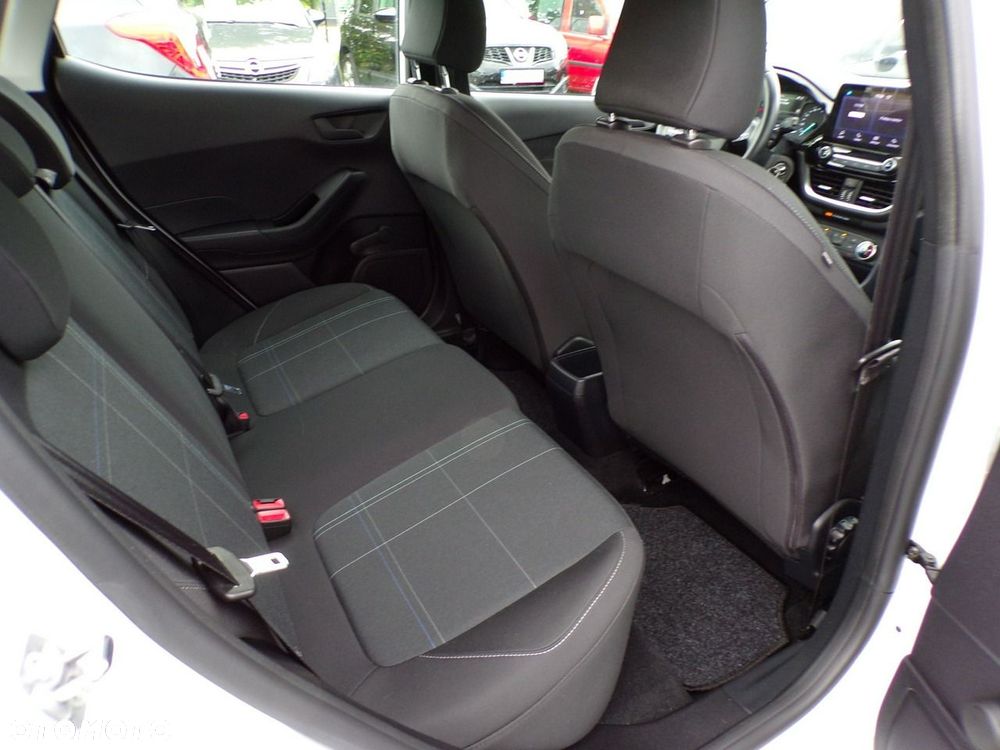 Ford Fiesta - 30