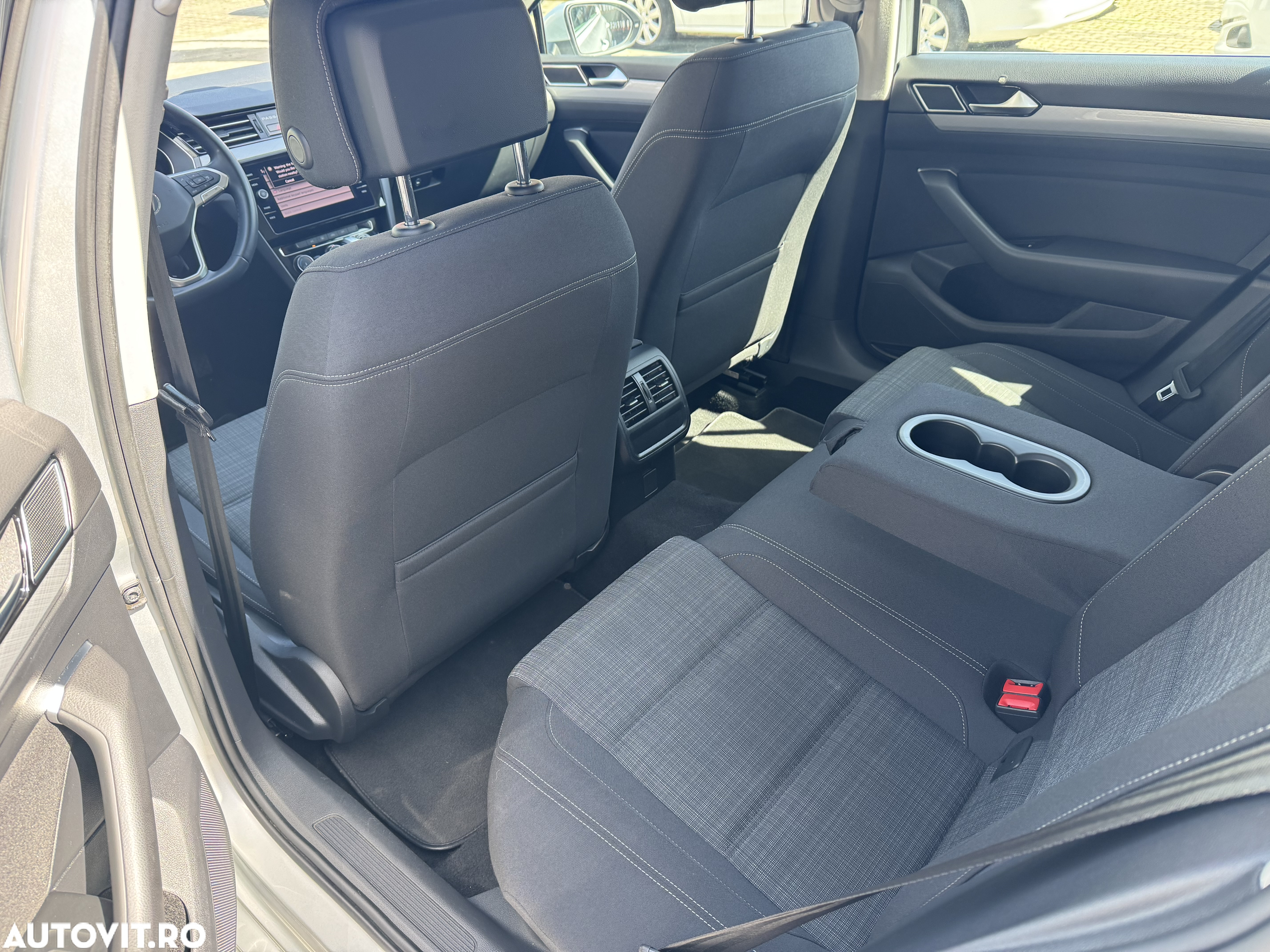 Volkswagen Passat Variant 2.0 TDI DSG Comfortline - 8