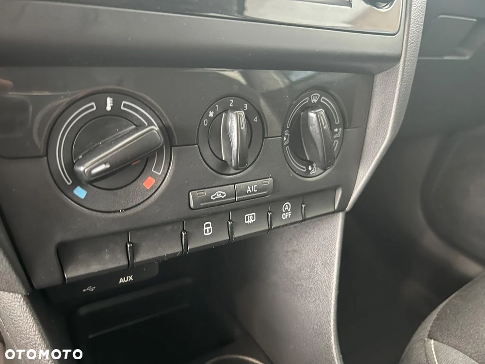Skoda RAPID 1.0 TSI Ambition - 18