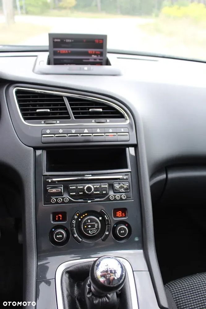 Peugeot 5008 - 9