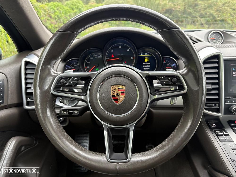 Porsche Cayenne Platinum Edition - 21