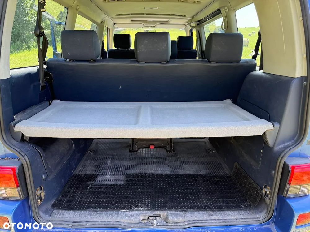 Volkswagen Caravelle - 13