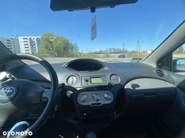 Toyota Yaris - 7