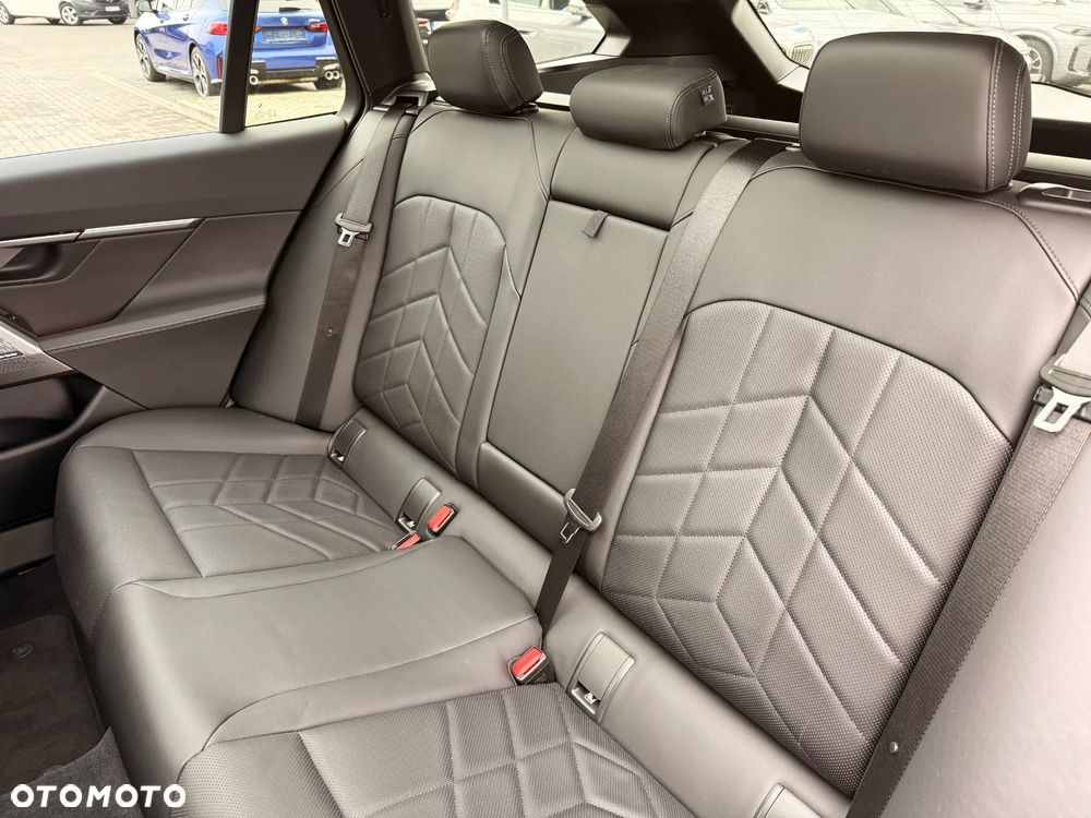 BMW Seria 5 520d xDrive - 34