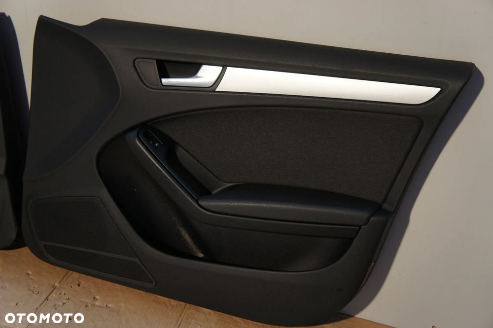 NR 22 Boczki drzwi do AUDI A4 B8 wstawki materiałowe - 2