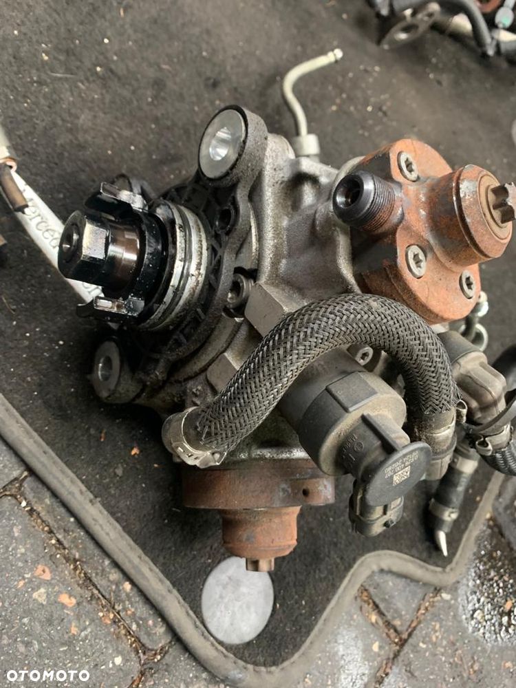 pompa paliwa wtryskowa volvo s60 s80 xc90 2.4 d5 0445010618 volvo 31272896 - 2
