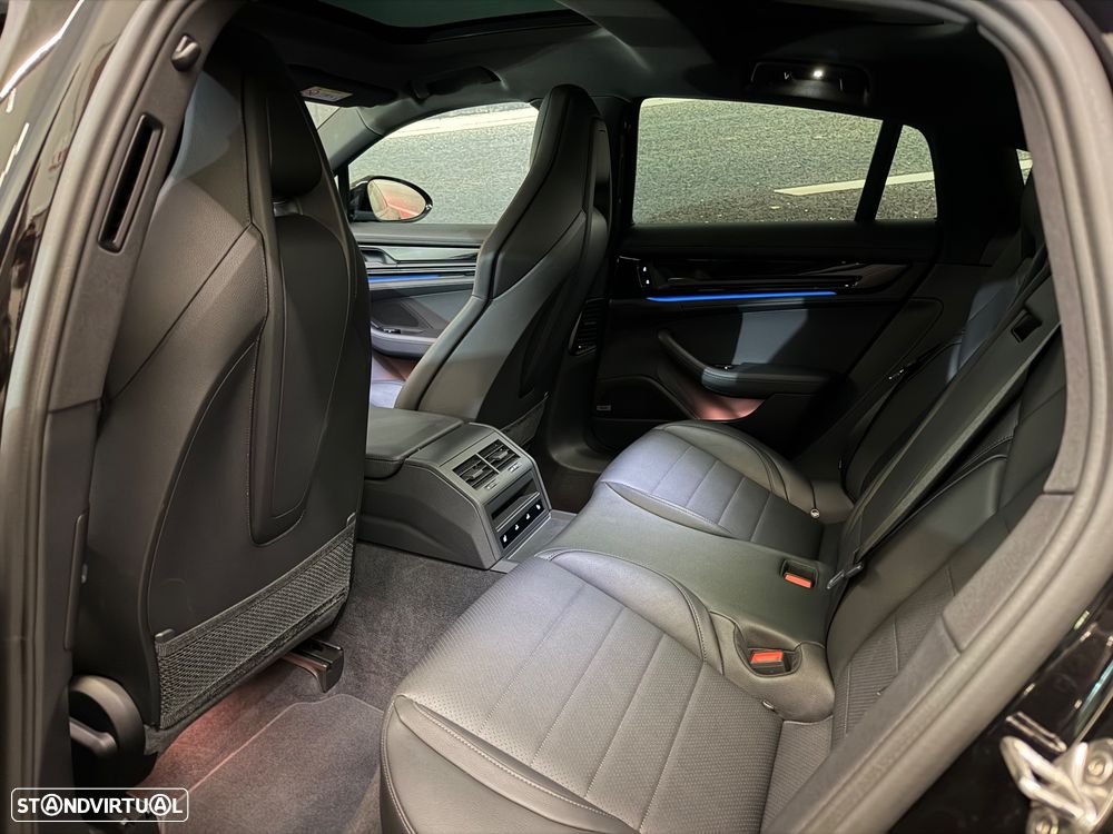 Porsche Panamera 4 E-Hybrid - 18