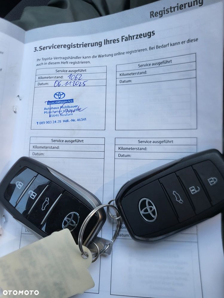 Toyota C-HR 1.8 Hybrid Team Deutschland - 11