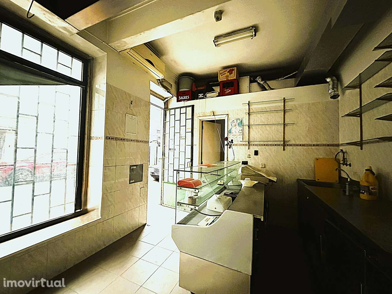 Loja equipada na Damaia de Cima | Amadora - Grande imagem: 4/6