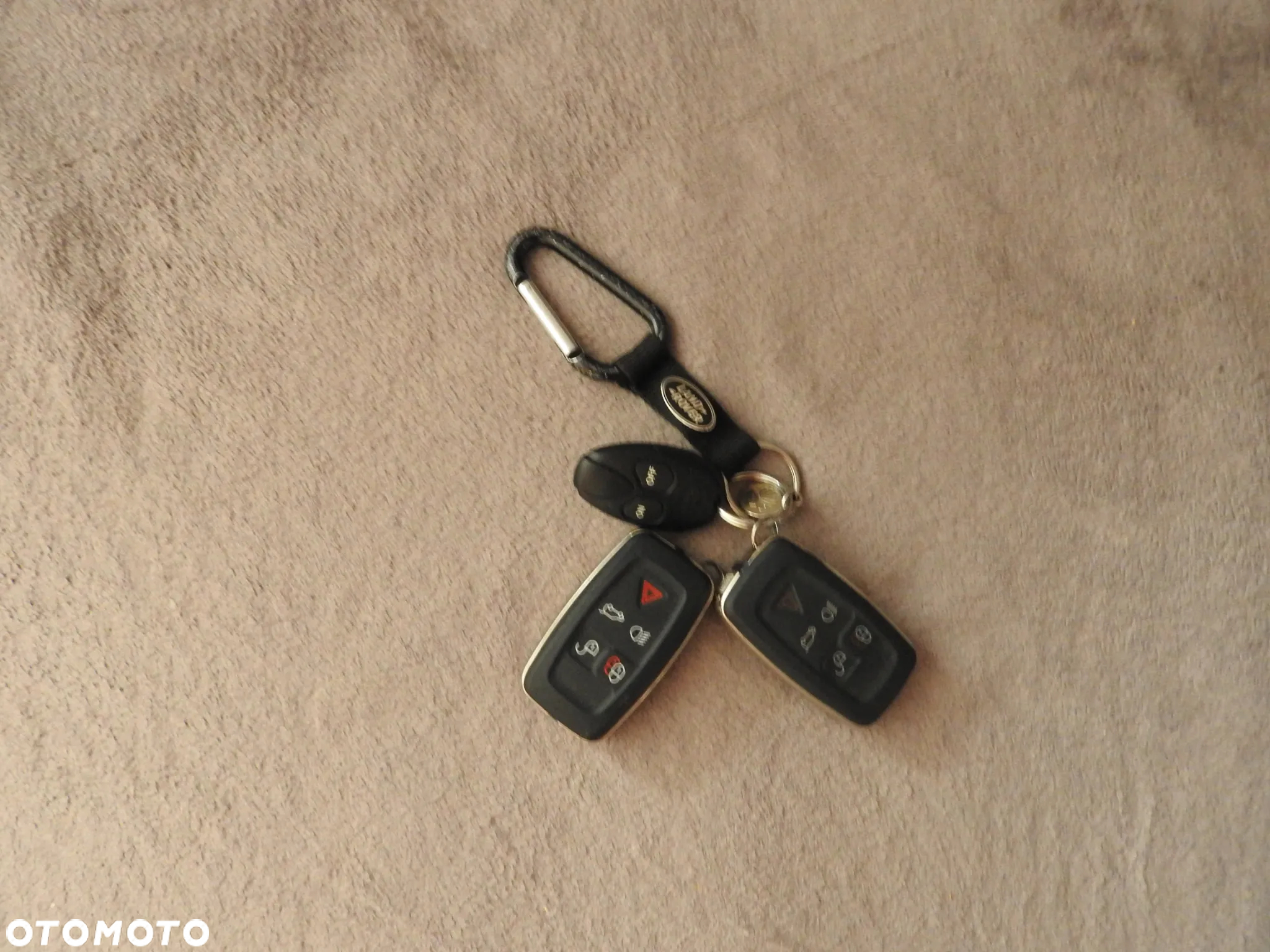 Land Rover Discovery IV 3.0D V6 HSE - 17