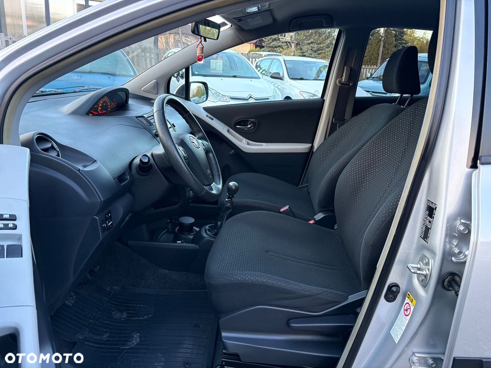 Toyota Yaris 1.33 Premium - 23