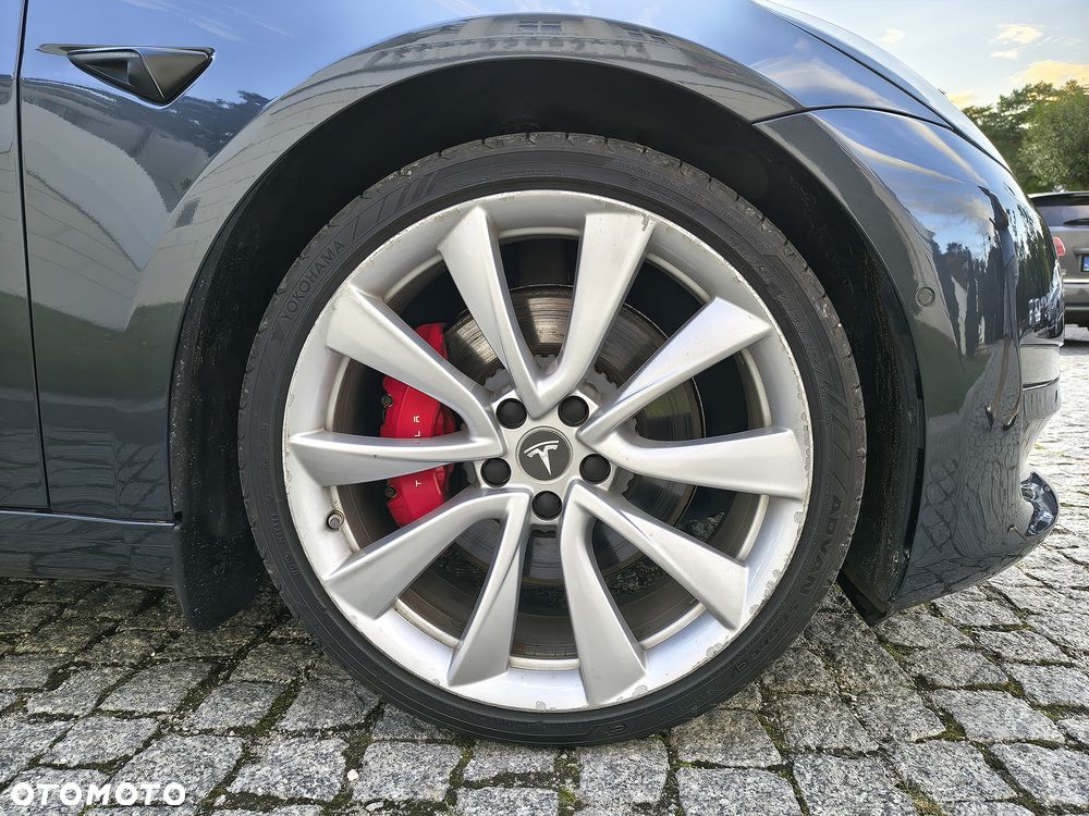 Tesla Model 3 Performance AWD - 11