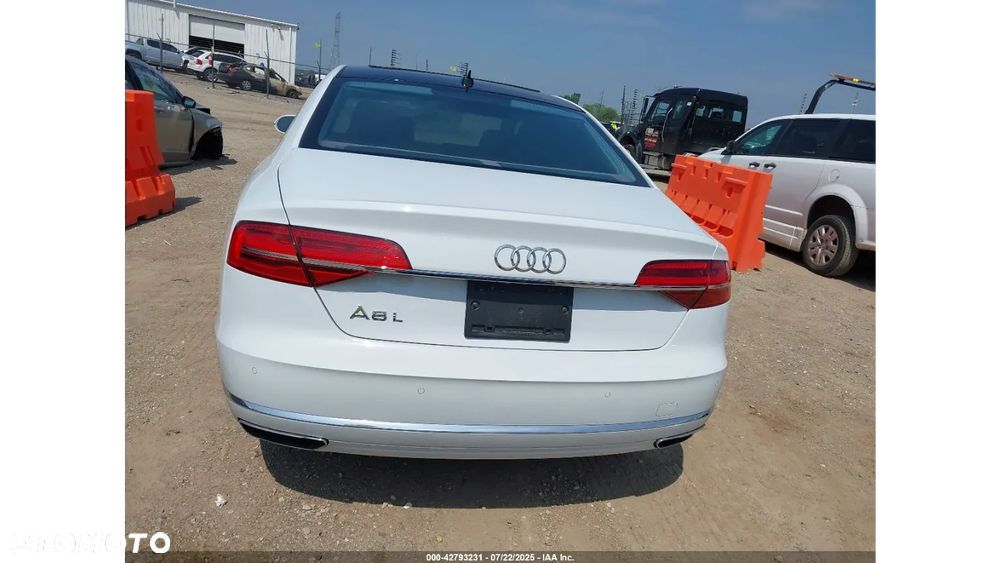 Audi A8 - 8