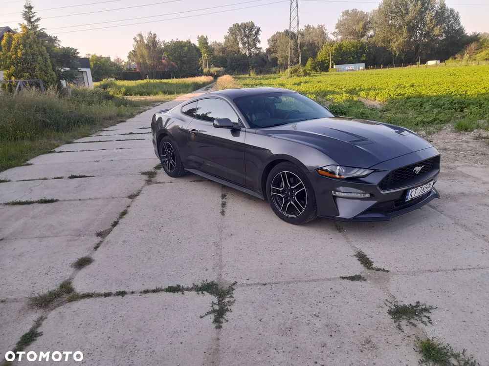 Ford Mustang - 2