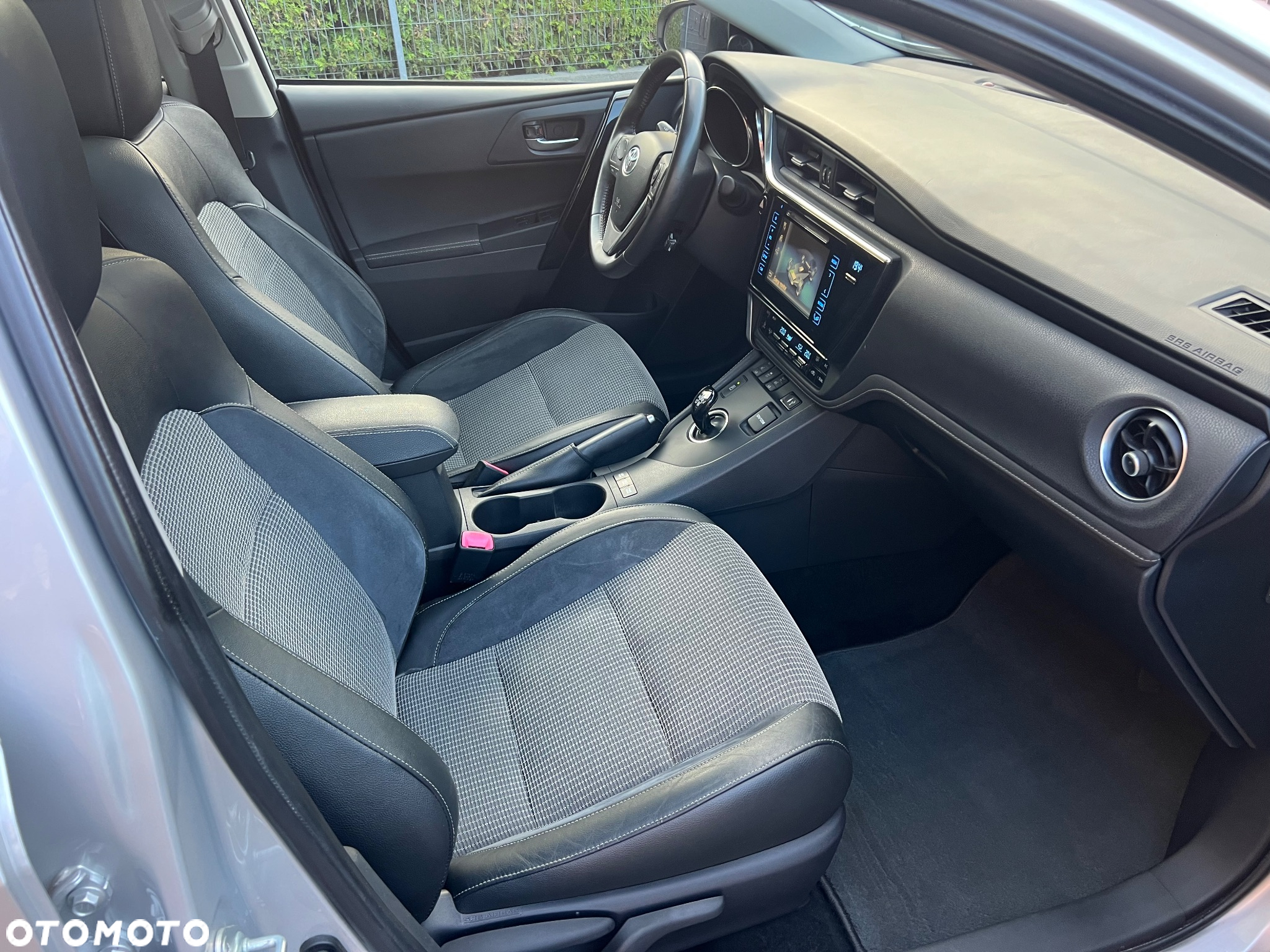 Toyota Auris 1.8 HSD Luna - 17