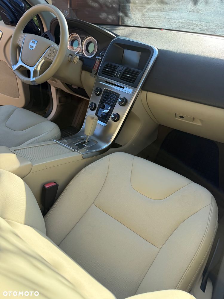 Volvo XC 60 D3 Momentum - 22