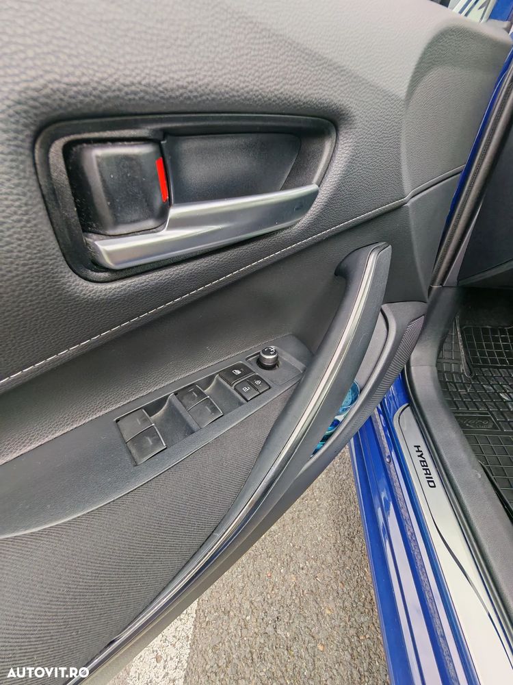 Toyota Corolla 1.8 HSD Business - 8