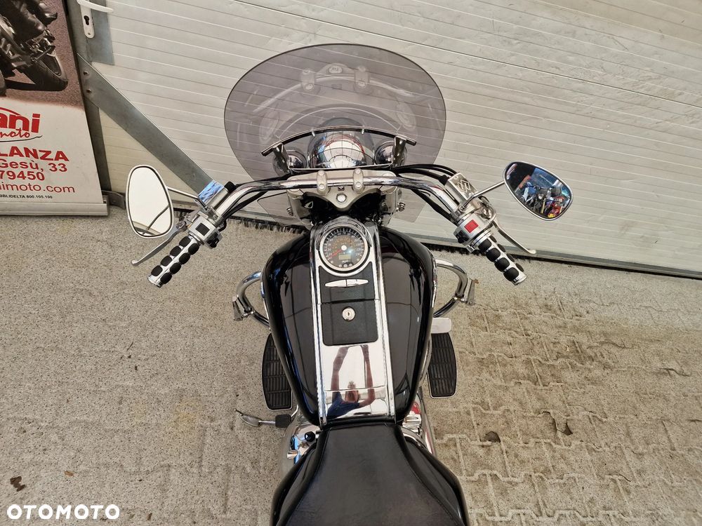 Suzuki Intruder - 28