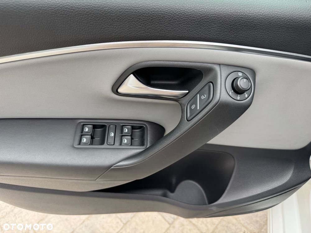 Volkswagen Polo - 24