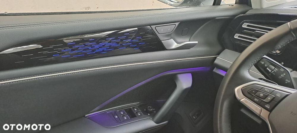 Volkswagen Tiguan - 12