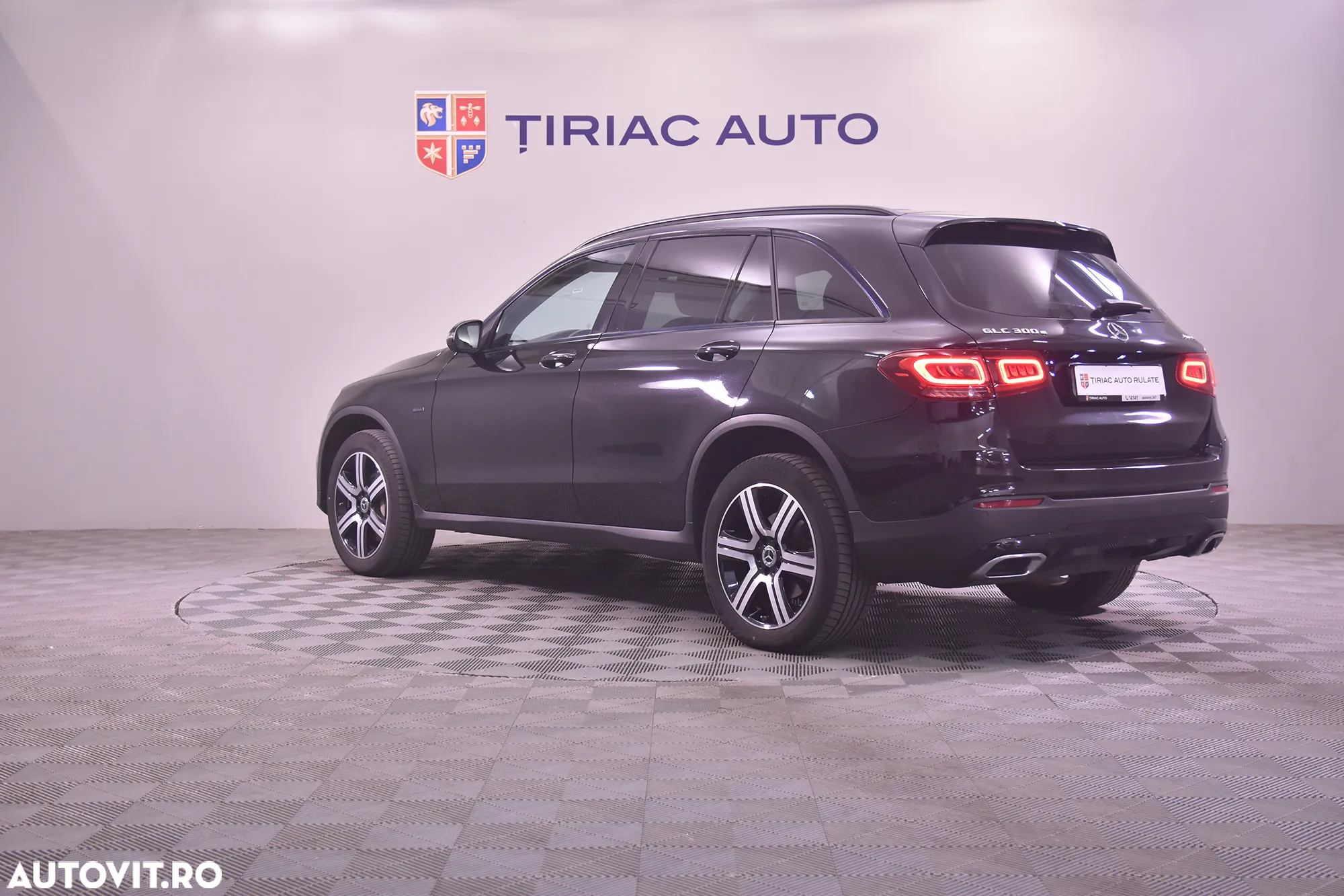 Mercedes-Benz GLC 300 e 4MATIC - 3