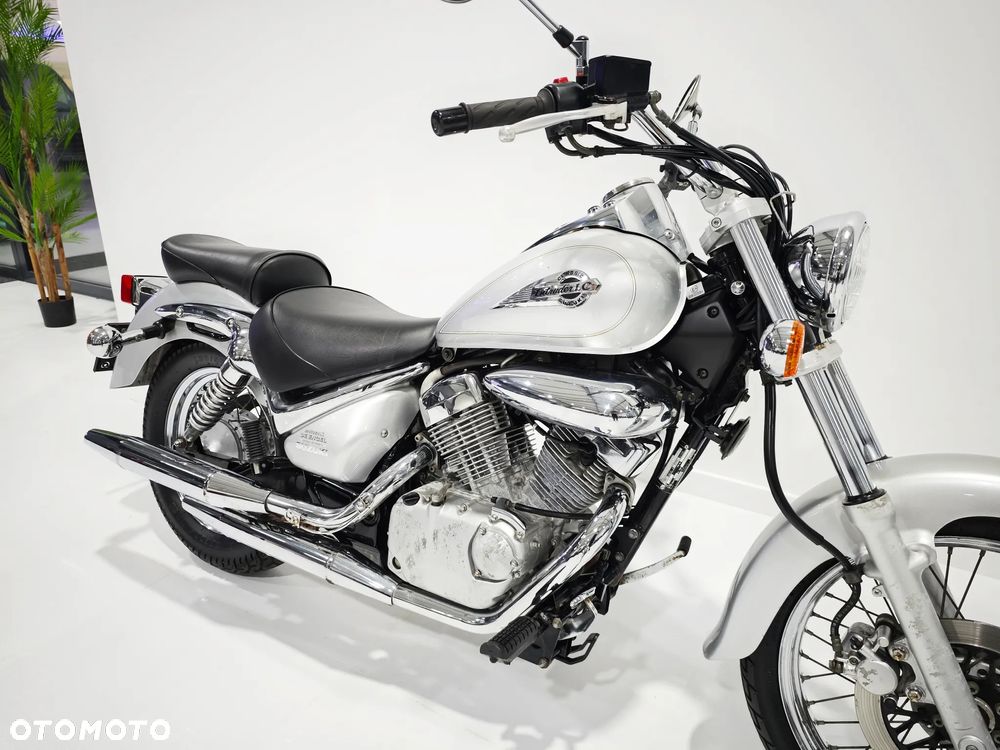 Suzuki Intruder - 7