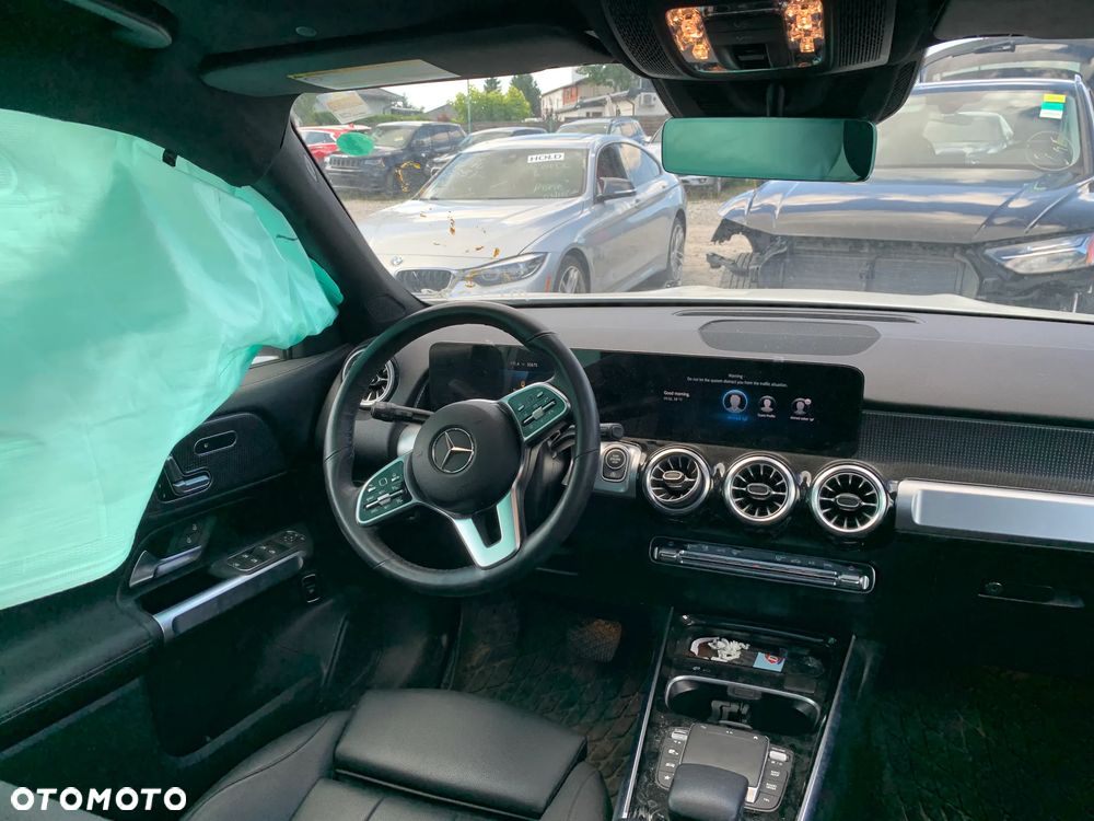Mercedes-Benz GLB 250 4Matic 8G-DCT - 14