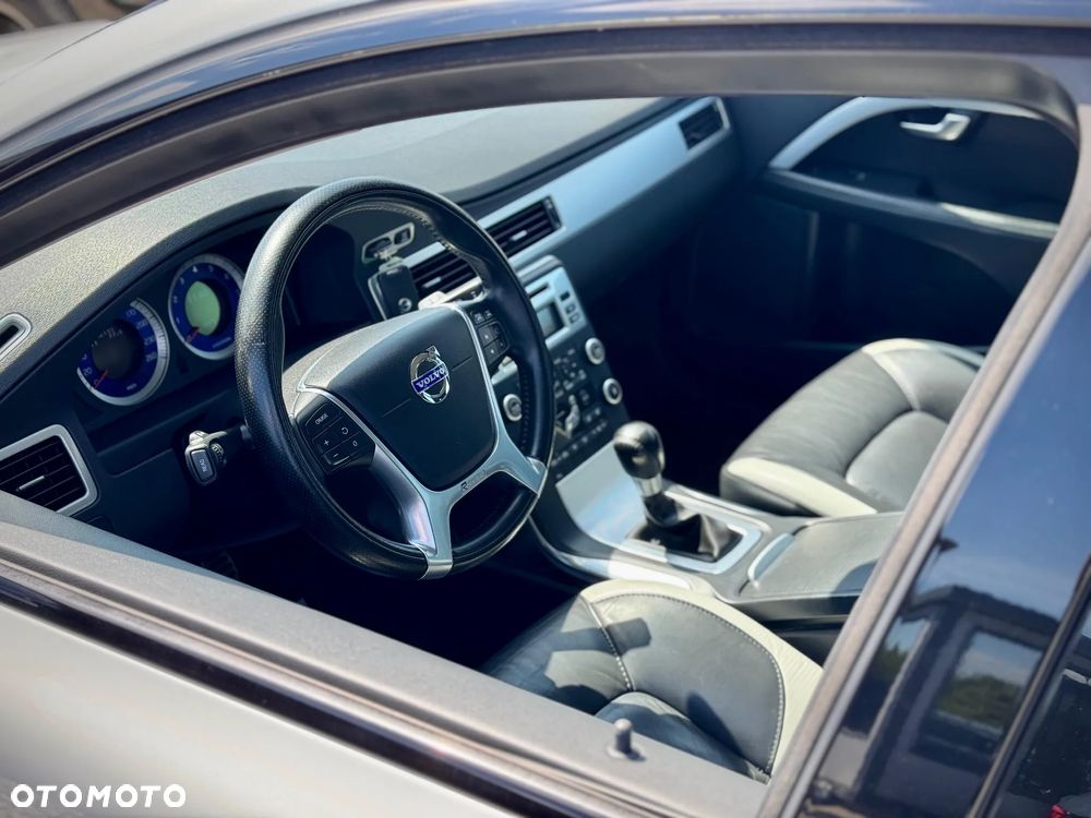 Volvo V70 2.5T R-Design Summum - 17