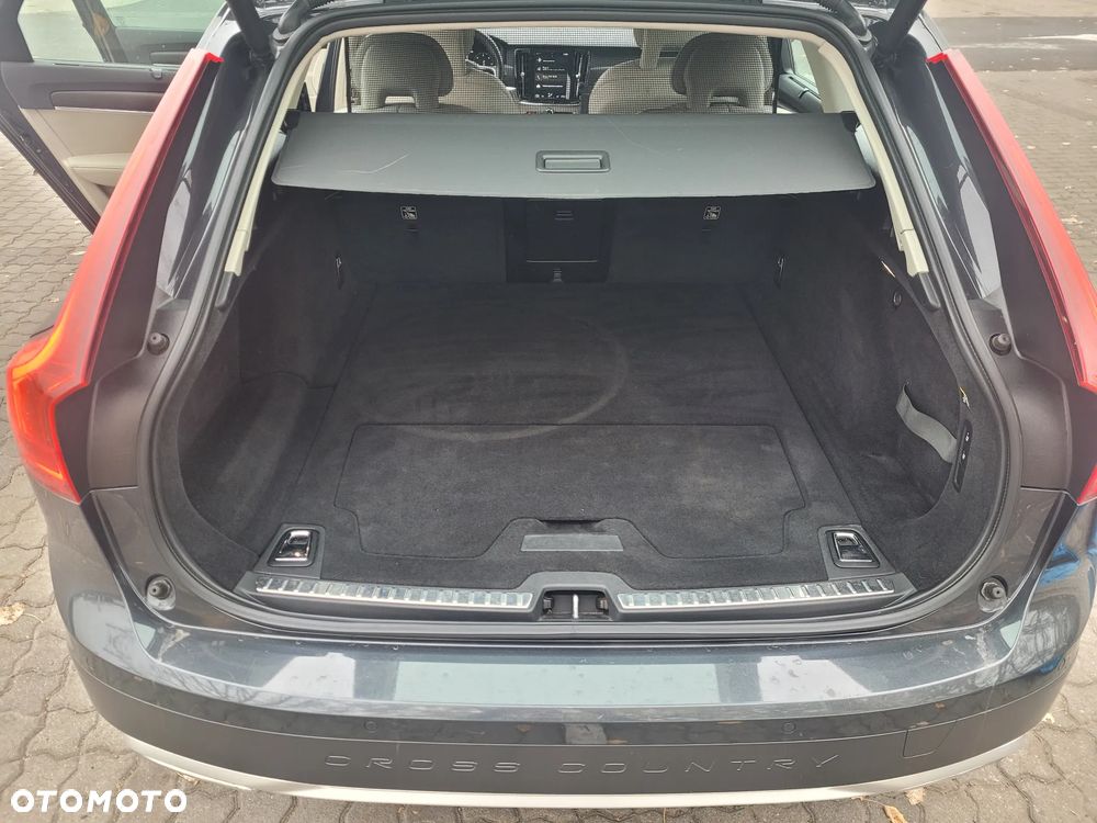Volvo V90 Cross Country D4 AWD - 6