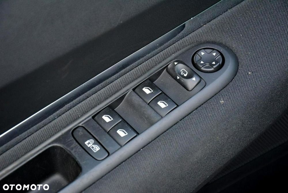 Peugeot 5008 2014