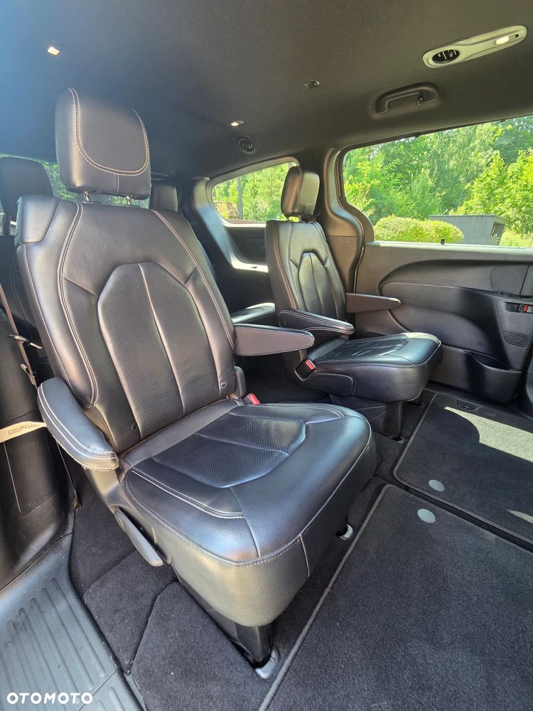 Chrysler Pacifica - 13