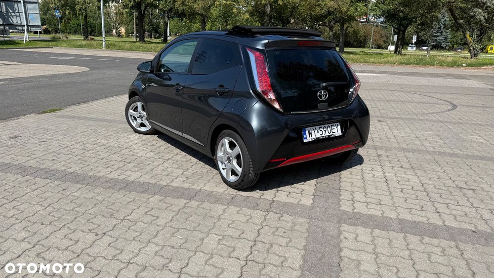 Toyota Aygo x-wave - 8