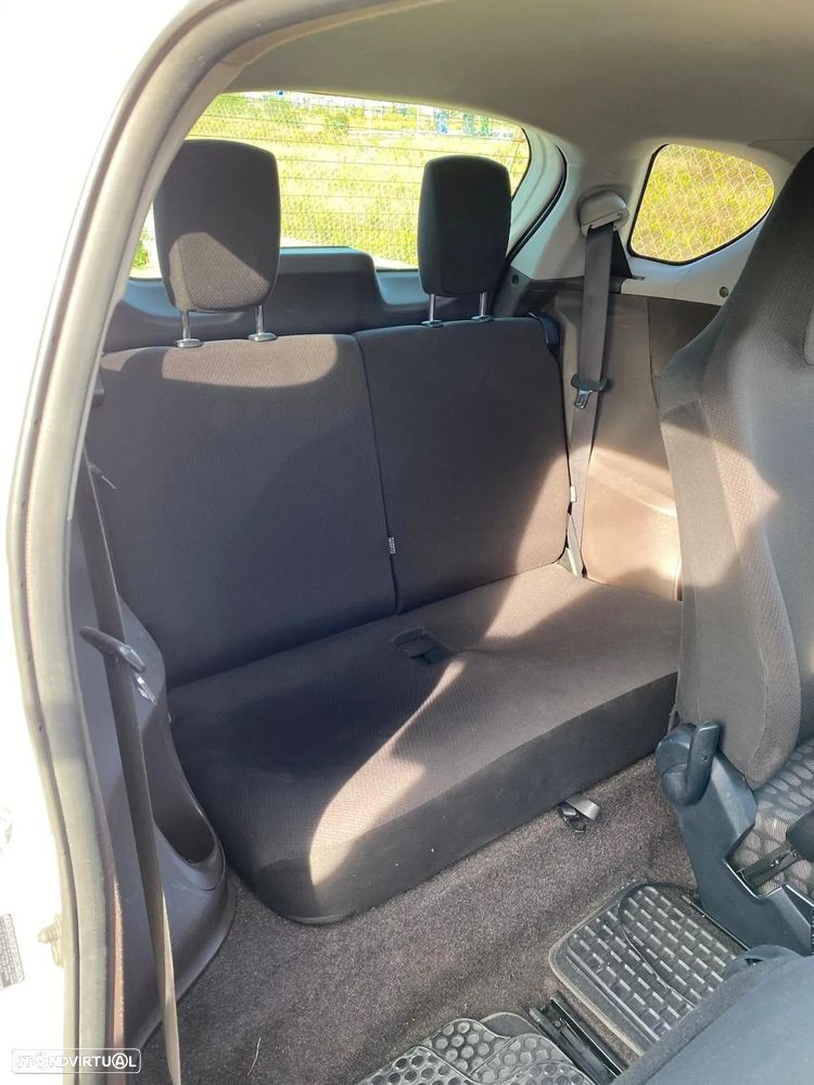 Toyota iQ 1.4 D-4D - 9