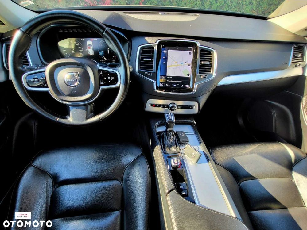 Volvo XC 90 - 9