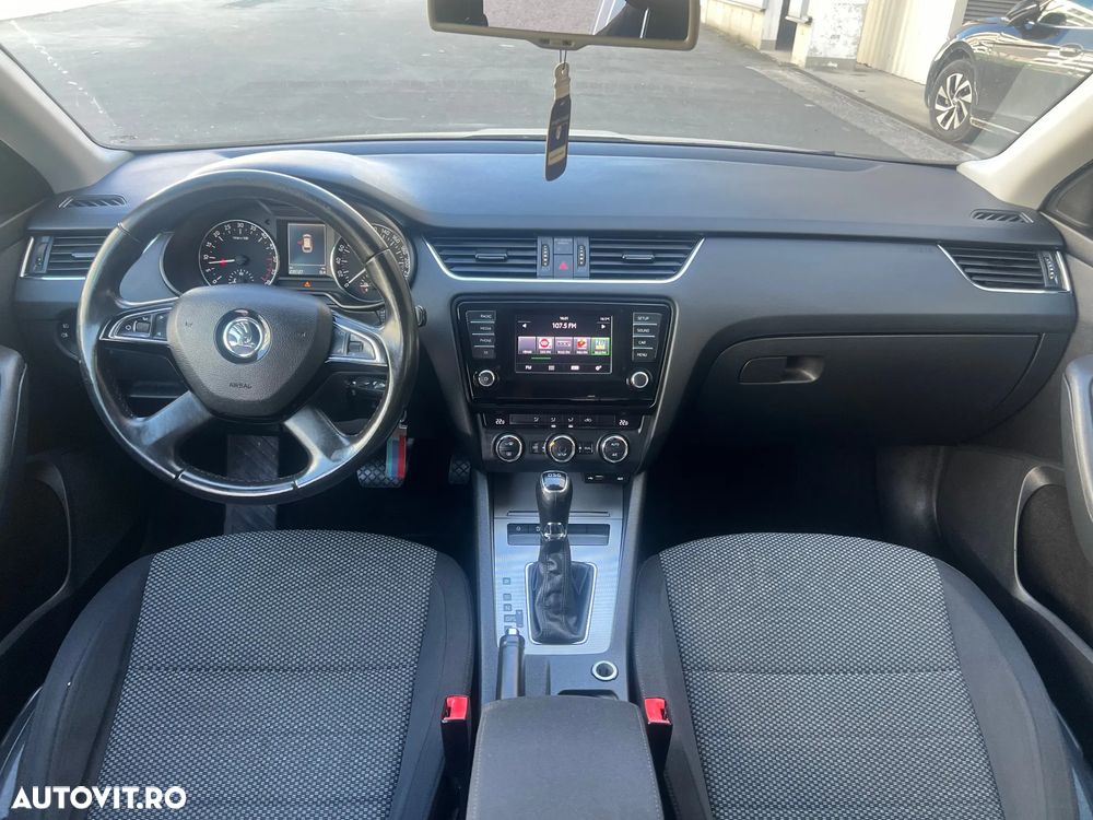 Skoda Octavia 2.0 TDI ELEGANCE DSG - 7