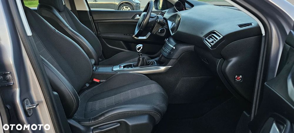 Peugeot 308 1.5 BlueHDi Allure S&S - 11