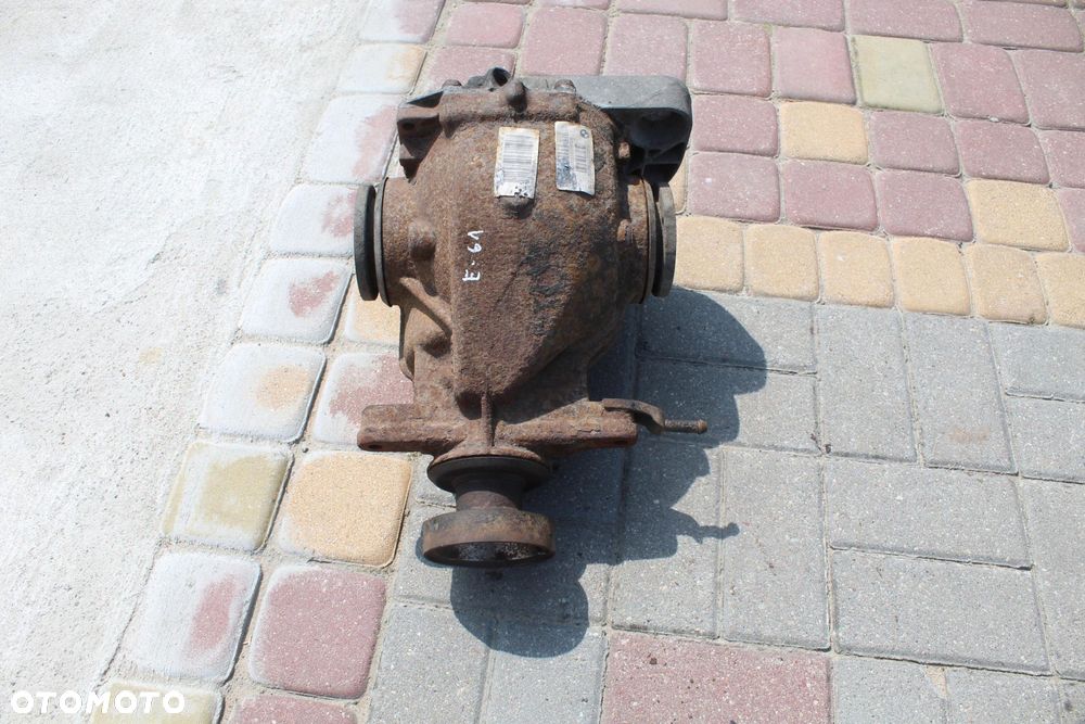 DYFERENCJAŁ DYFER TYL BMW E61 3.0D 2,56 7542512 - 2