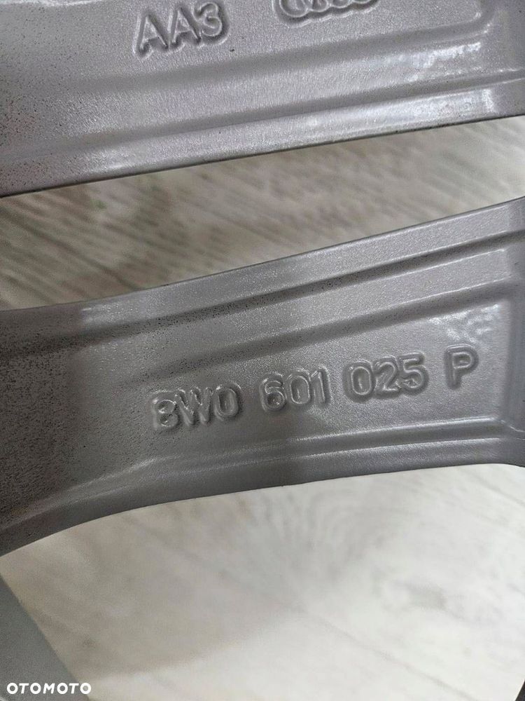 Felga Audi A4 B9 8W0 7.0Jx17H2 Et42 5x112 - 12