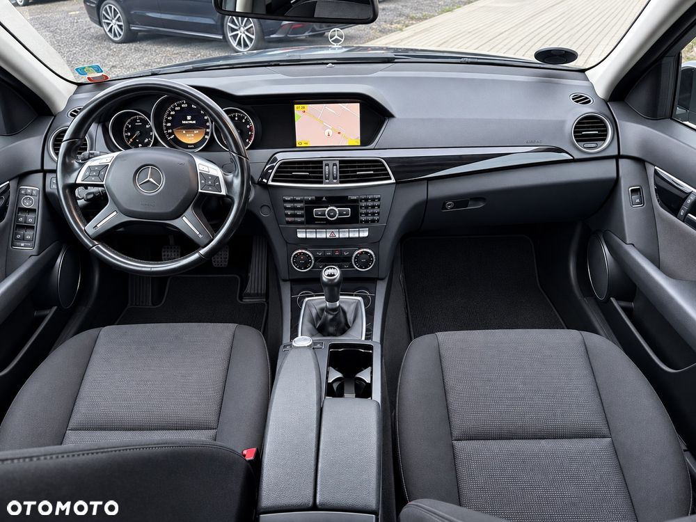 Mercedes-Benz Klasa C 180 CGI BlueEff Avantgarde - 7