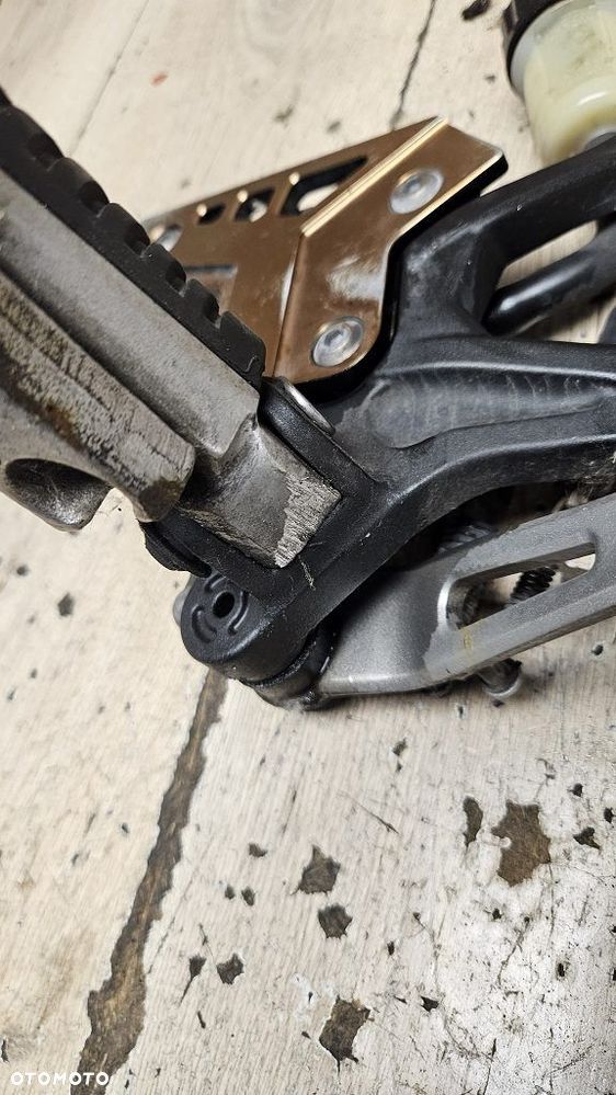 KAWASAKI Z 900 DŹWIGNIA +POMPA HAMULCA NOŻNEGO SET PRAWY MOCOWANIE - 10