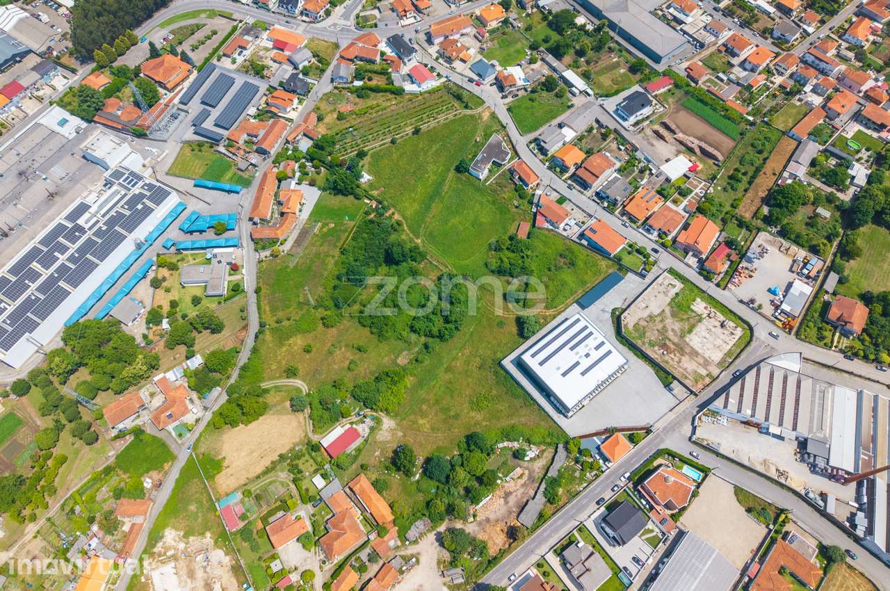 Terreno com viabilidade de construção, Vila das Aves - Grande imagem: 3/10