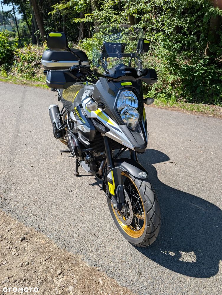 Suzuki V-STROM - 8