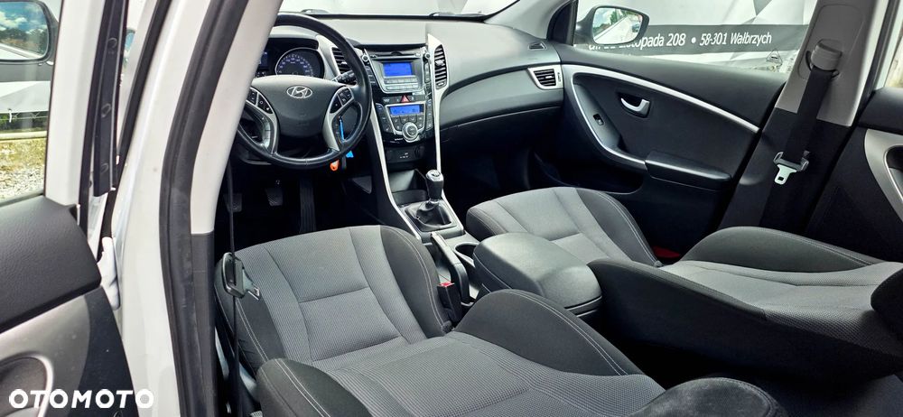 Hyundai i30 1.4 Premiere Comfort - 16