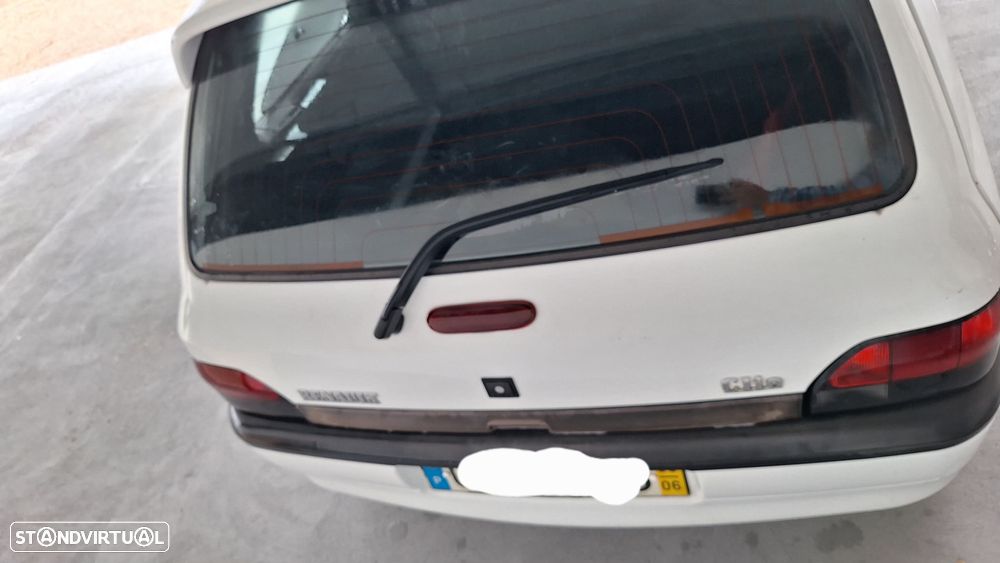 Renault Clio 1.9 D RXE - 4