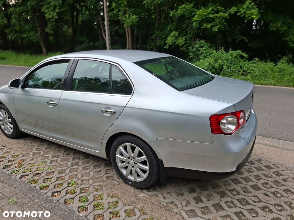 Volkswagen Jetta 1.9 TDI Comfortline - 8